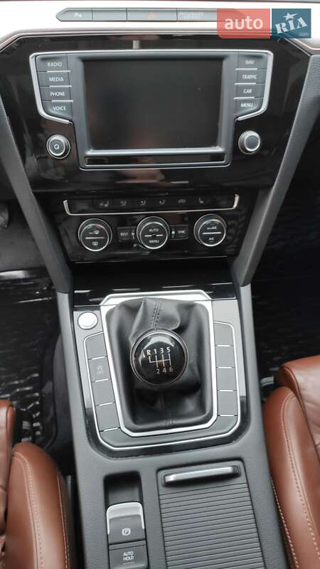 Универсал Volkswagen Passat 2016 в Луцке