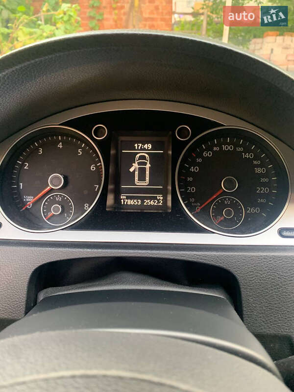 Универсал Volkswagen Passat 2010 в Львове