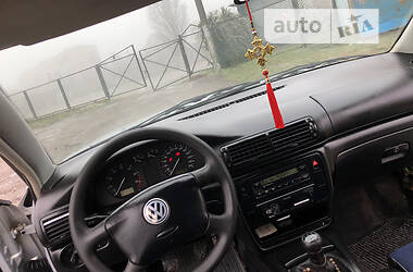 Седан Volkswagen Passat 1999 в Черновцах