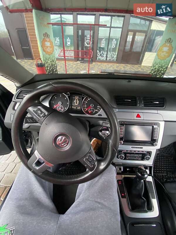 Універсал Volkswagen Passat 2010 в Надвірній