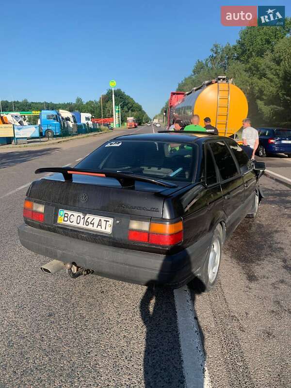 Седан Volkswagen Passat 1988 в Львові