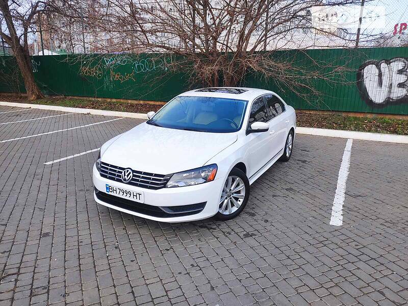 Седан Volkswagen Passat 2012 в Одессе