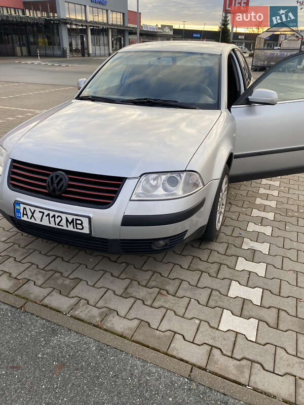 Седан Volkswagen Passat 2002 в Харкові