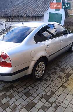 Седан Volkswagen Passat 2003 в Долине