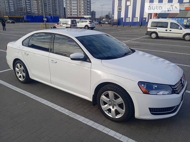 Седан Volkswagen Passat 2012 в Броварах