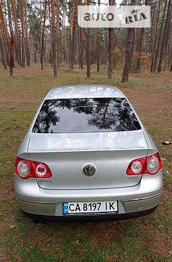 Седан Volkswagen Passat 2006 в Черкассах