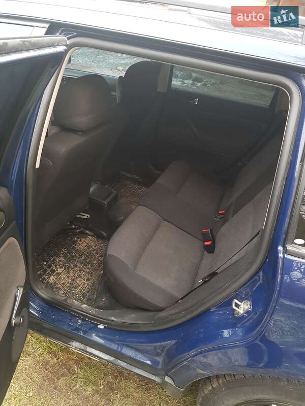 Універсал Volkswagen Passat 1999 в Путилі