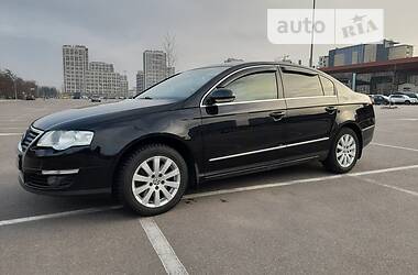 Седан Volkswagen Passat 2010 в Ірпені