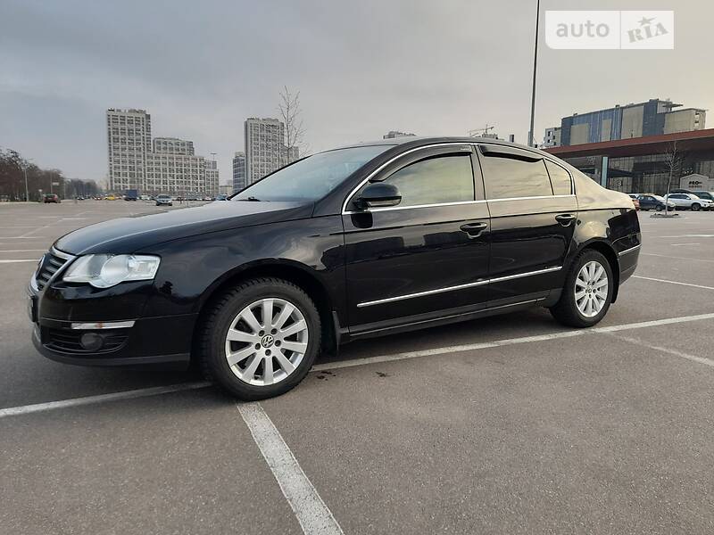 Седан Volkswagen Passat 2010 в Ирпене