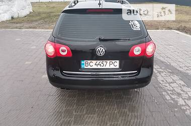 Универсал Volkswagen Passat 2005 в Буске