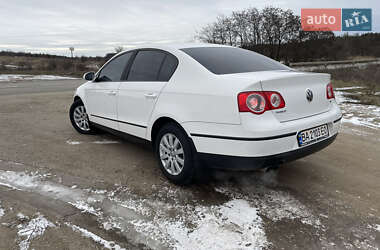 Седан Volkswagen Passat 2008 в Кропивницком