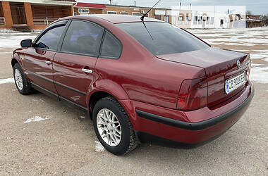 Седан Volkswagen Passat 2000 в 