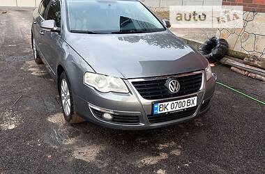 Седан Volkswagen Passat 2008 в Рокитном