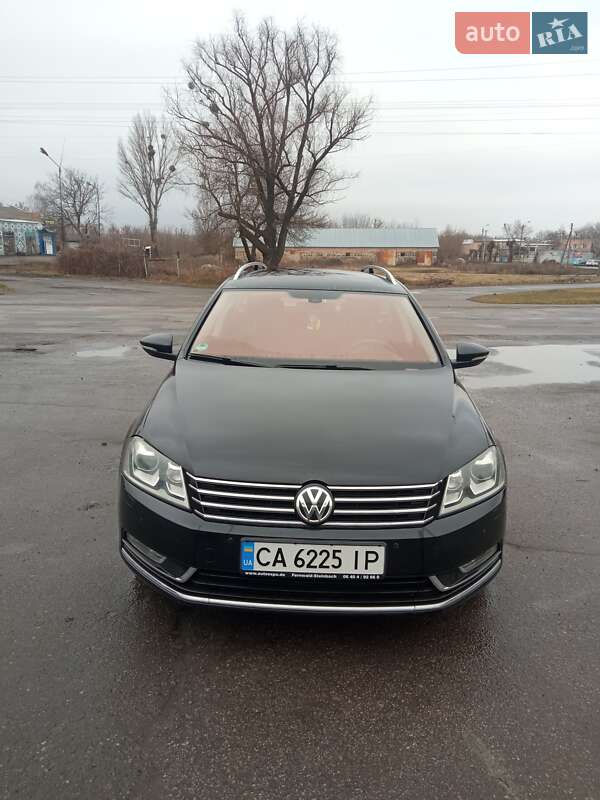 Універсал Volkswagen Passat 2011 в Черкасах