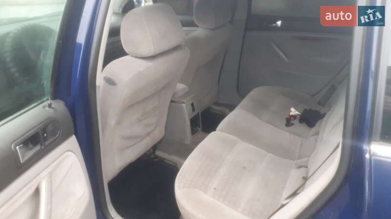 Універсал Volkswagen Passat 2001 в Києві