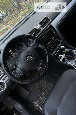 Седан Volkswagen Passat 2013 в Днепре