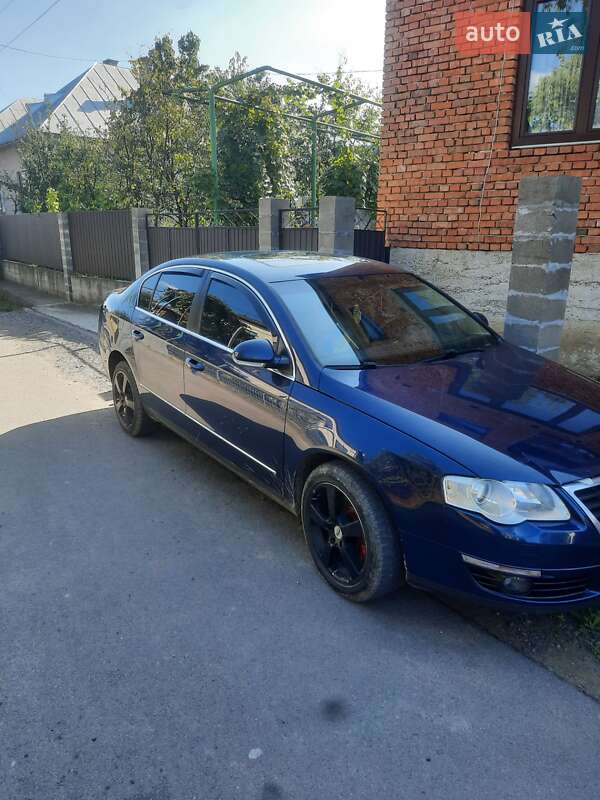 Седан Volkswagen Passat 2005 в Ужгороде