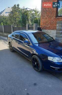 Седан Volkswagen Passat 2005 в Ужгороде