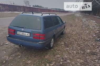 Универсал Volkswagen Passat 1995 в Киверцах