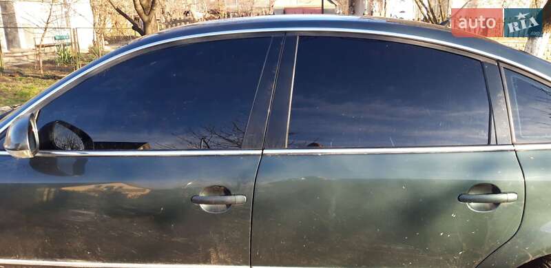 Седан Volkswagen Passat 2004 в Млиніві