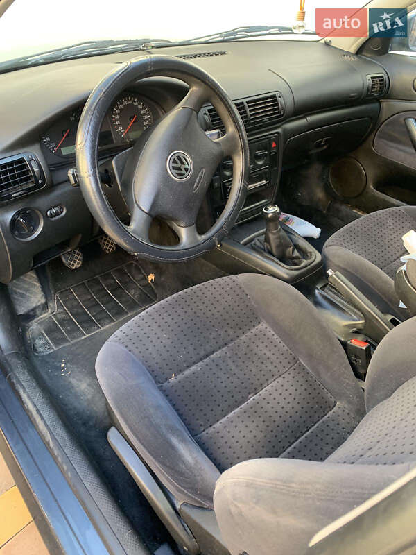 Седан Volkswagen Passat 2000 в Харькове