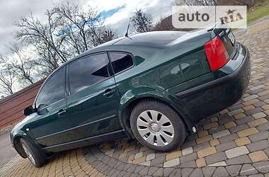 Седан Volkswagen Passat 1999 в Чернівцях