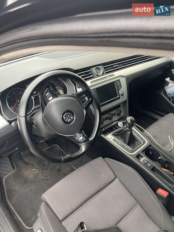 Універсал Volkswagen Passat 2015 в Кривому Розі
