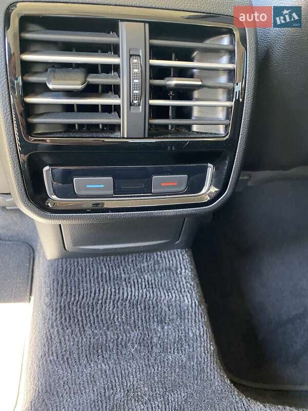 Седан Volkswagen Passat 2017 в Дніпрі