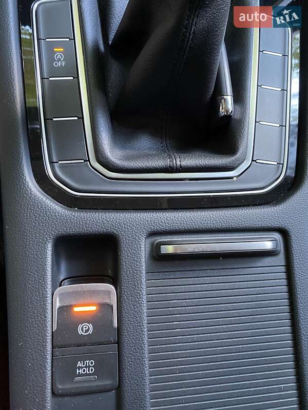 Седан Volkswagen Passat 2017 в Дніпрі