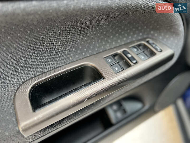 Універсал Volkswagen Passat 2003 в Львові