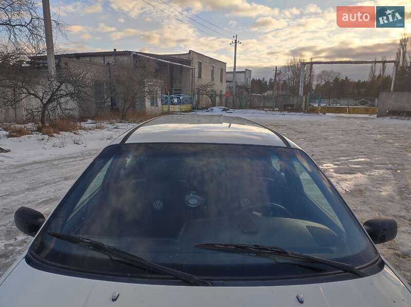 Універсал Volkswagen Passat 1992 в Вараші