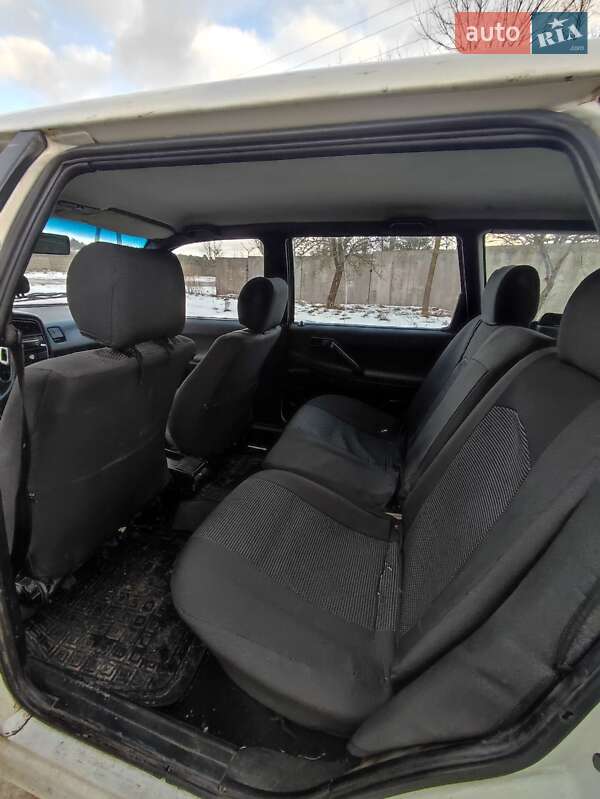 Універсал Volkswagen Passat 1992 в Вараші