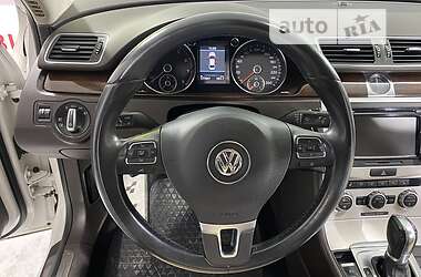 Седан Volkswagen Passat 2012 в Киеве