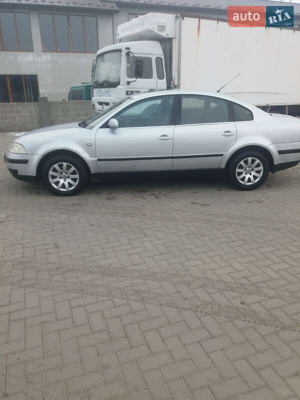 Седан Volkswagen Passat 2001 в Ужгороде