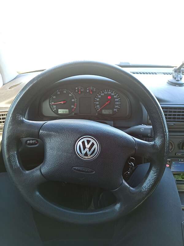 Седан Volkswagen Passat 1998 в Боярке