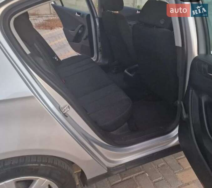 Седан Volkswagen Passat 2005 в Погребище