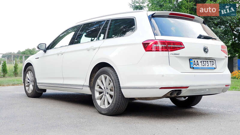 Універсал Volkswagen Passat 2015 в Києві