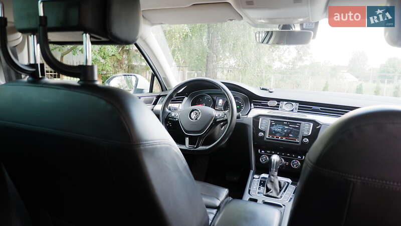 Універсал Volkswagen Passat 2015 в Києві