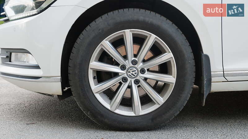 Універсал Volkswagen Passat 2015 в Києві