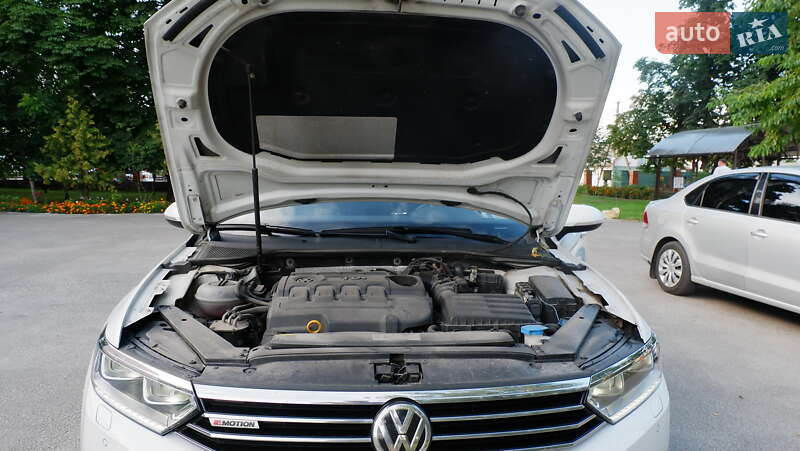 Універсал Volkswagen Passat 2015 в Києві