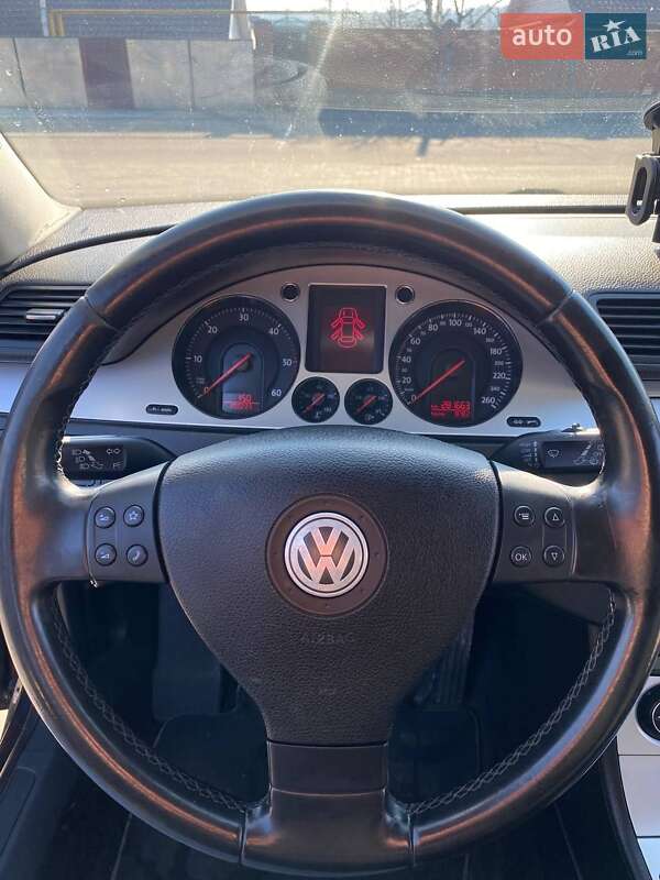 Универсал Volkswagen Passat 2008 в Киеве