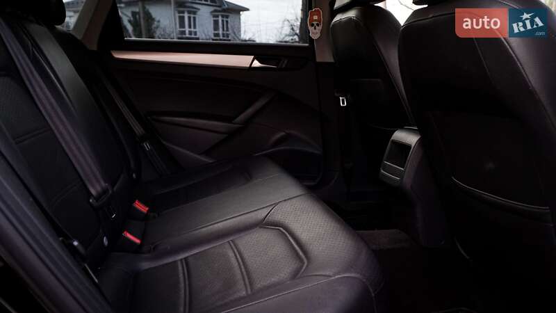 Седан Volkswagen Passat 2012 в Києві