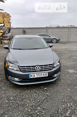 Седан Volkswagen Passat 2012 в Киеве