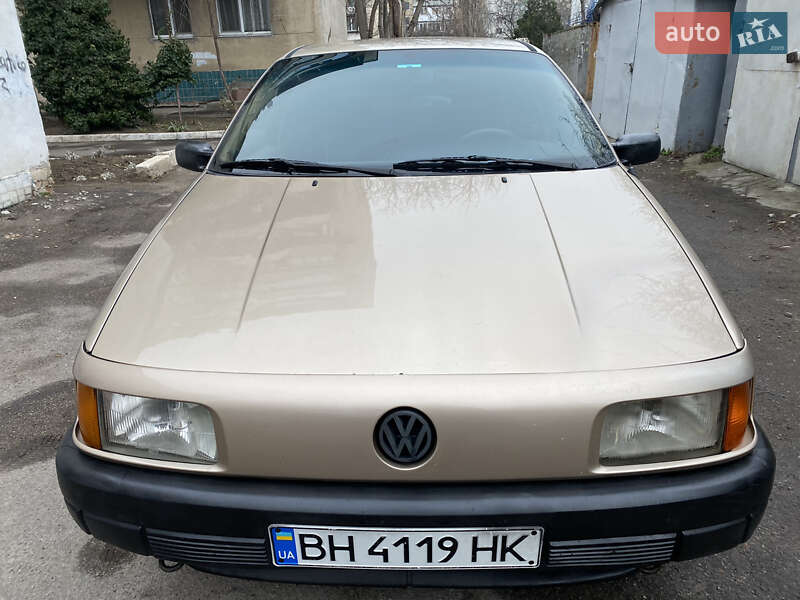 Седан Volkswagen Passat 1989 в Одессе