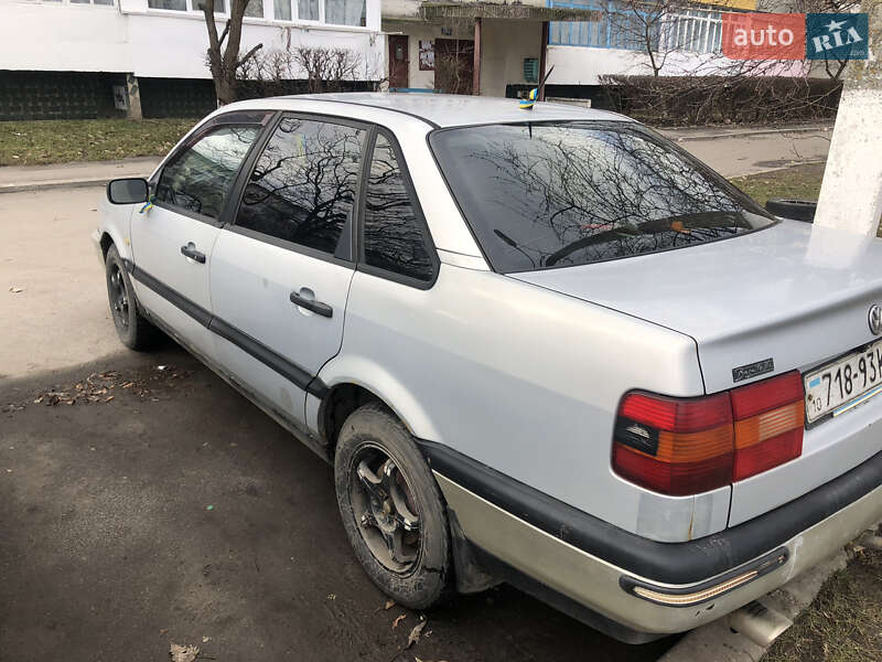 Седан Volkswagen Passat 1995 в Староконстантинове
