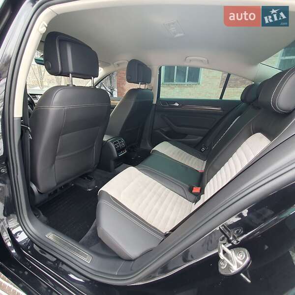 Седан Volkswagen Passat 2015 в Кропивницком фото 14 Седан Volkswagen Passat 2015 в Кропивницком