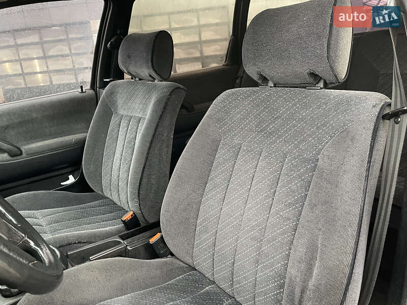 Універсал Volkswagen Passat 1992 в Львові