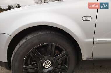 Седан Volkswagen Passat 2001 в 