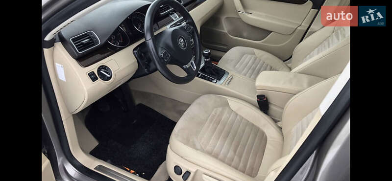 Універсал Volkswagen Passat 2011 в Костопілі