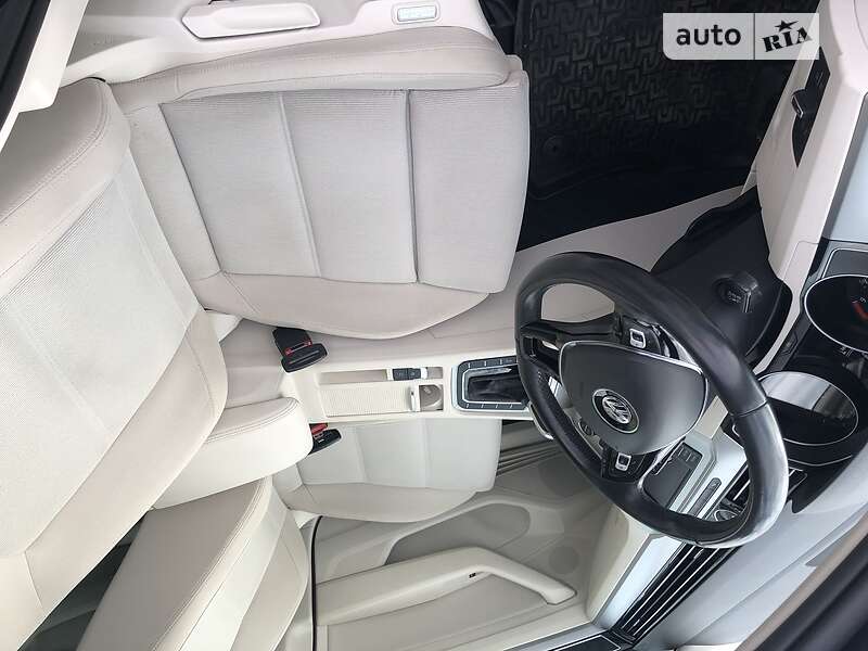 Універсал Volkswagen Passat 2017 в Луцьку